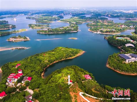 龍泉湖！神秘の洞窟と壮大な水辺の景色を堪能しよう！